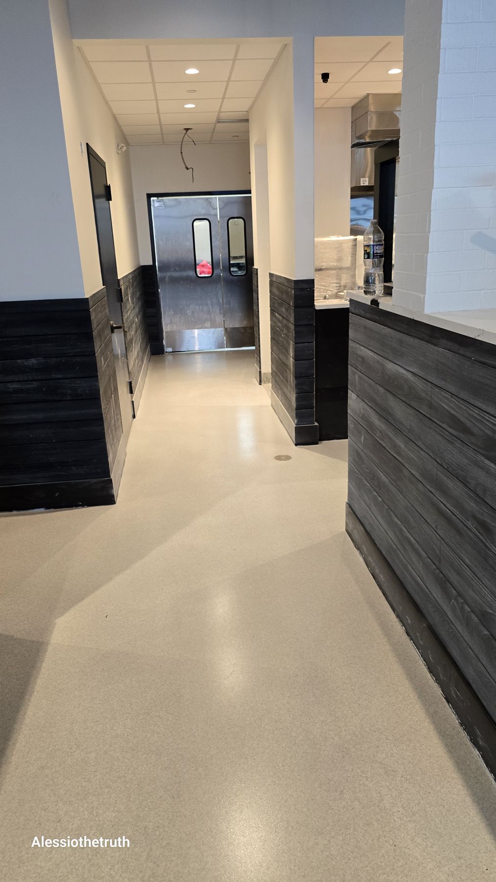 Corridor floor in the Classic blend